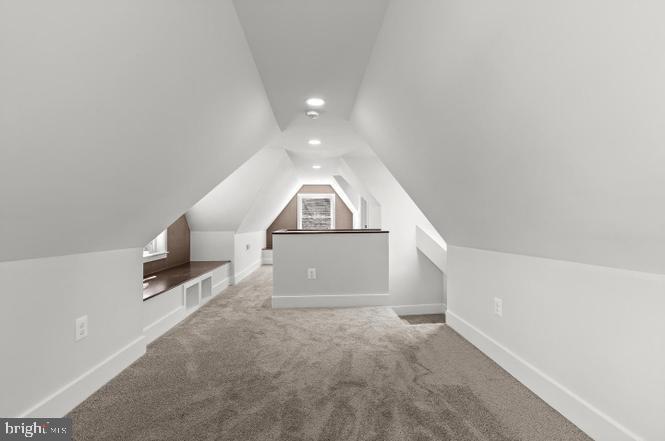 404 Lyman Ave Property Photo 3