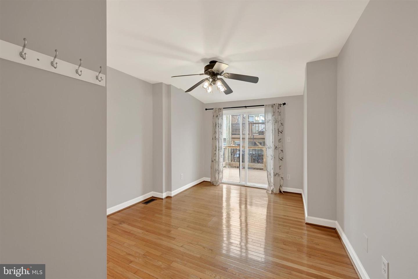 611 S Belnord Ave Property Photo 19