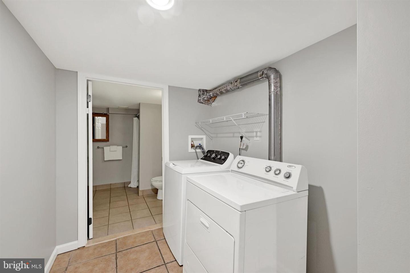 611 S Belnord Ave Property Photo 26