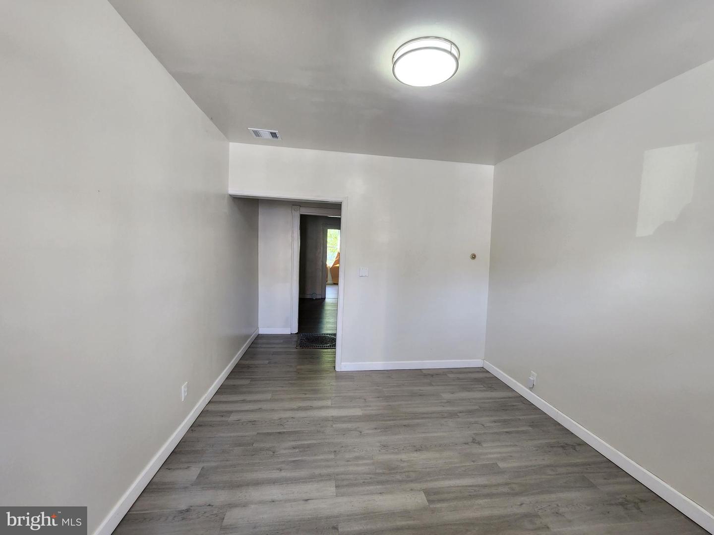 2427 E Lanvale St Property Photo 4