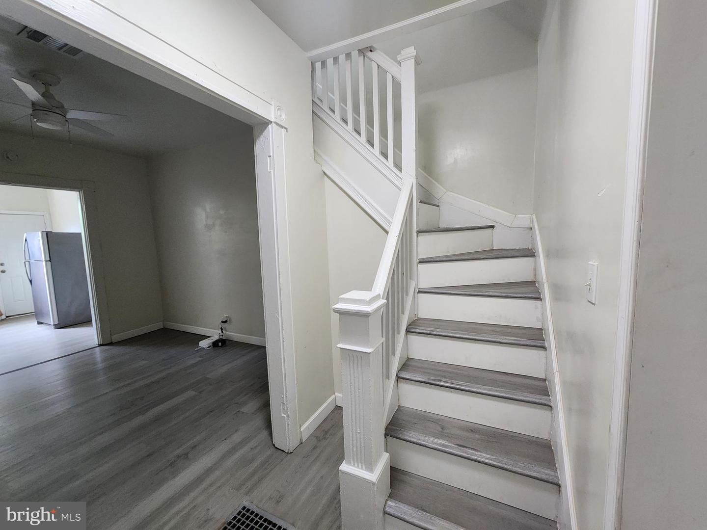 2427 E Lanvale St Property Photo 6