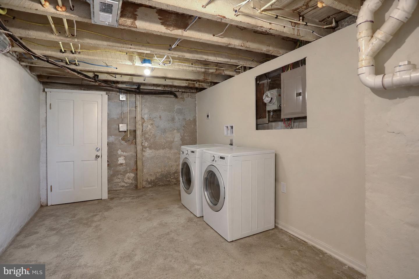 841 Powers St Property Photo 33