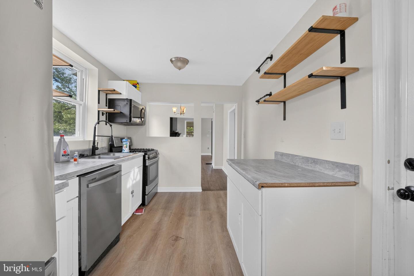 5302 Elsrode Ave Property Photo 10