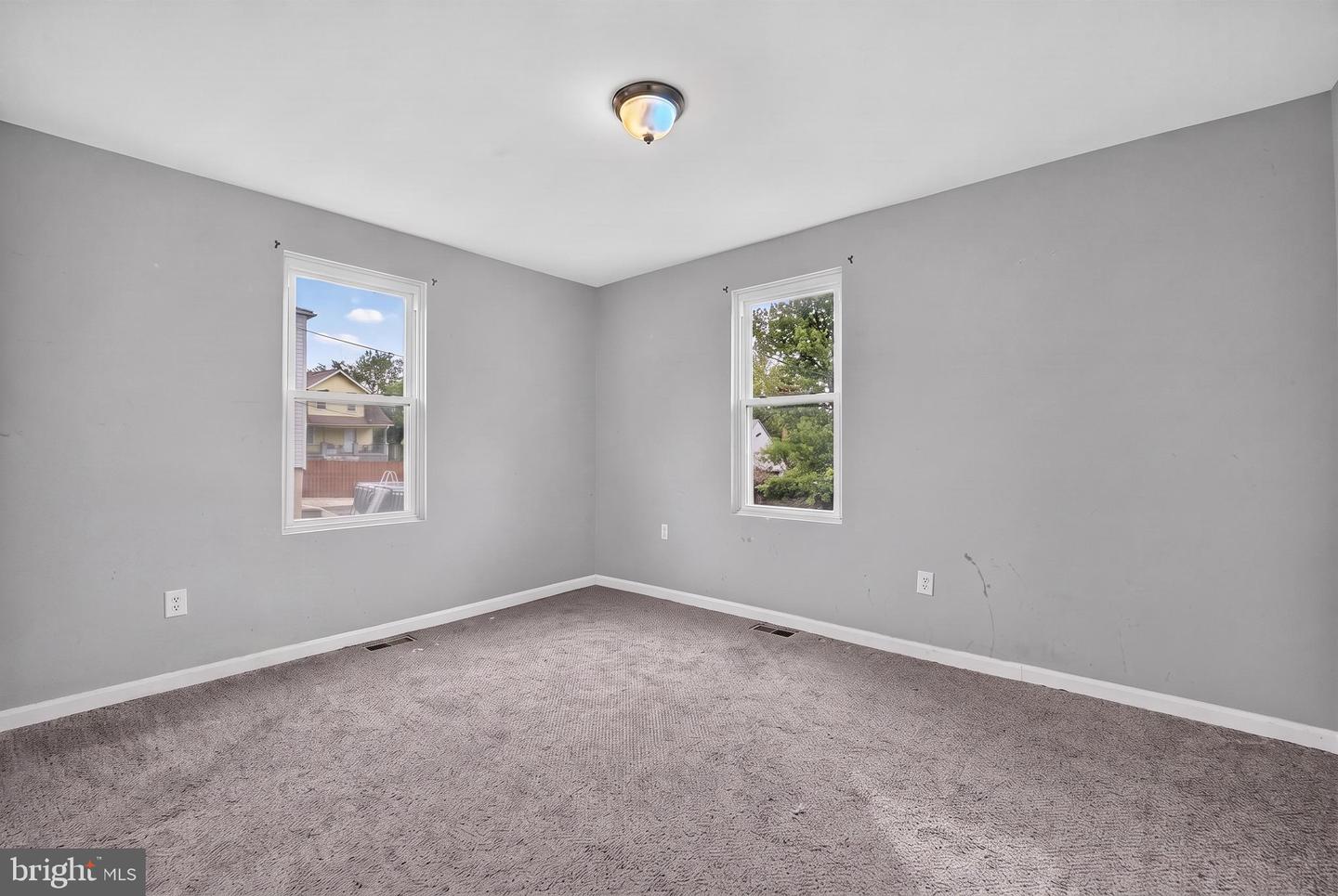 5302 Elsrode Ave Property Photo 14