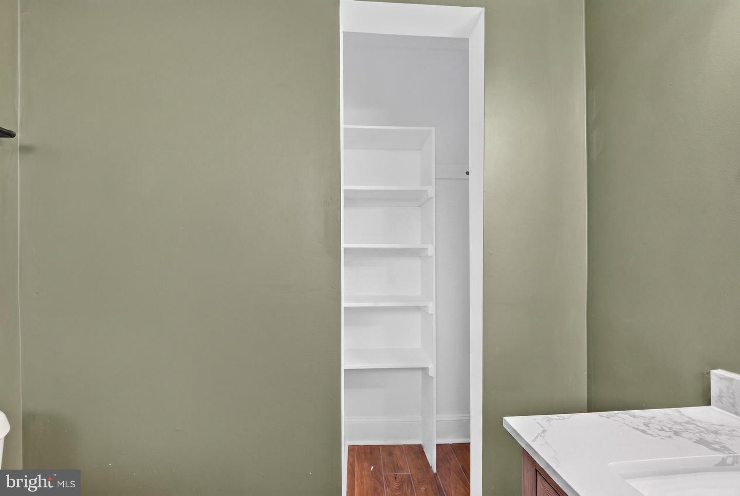 5302 Elsrode Ave Property Photo 18
