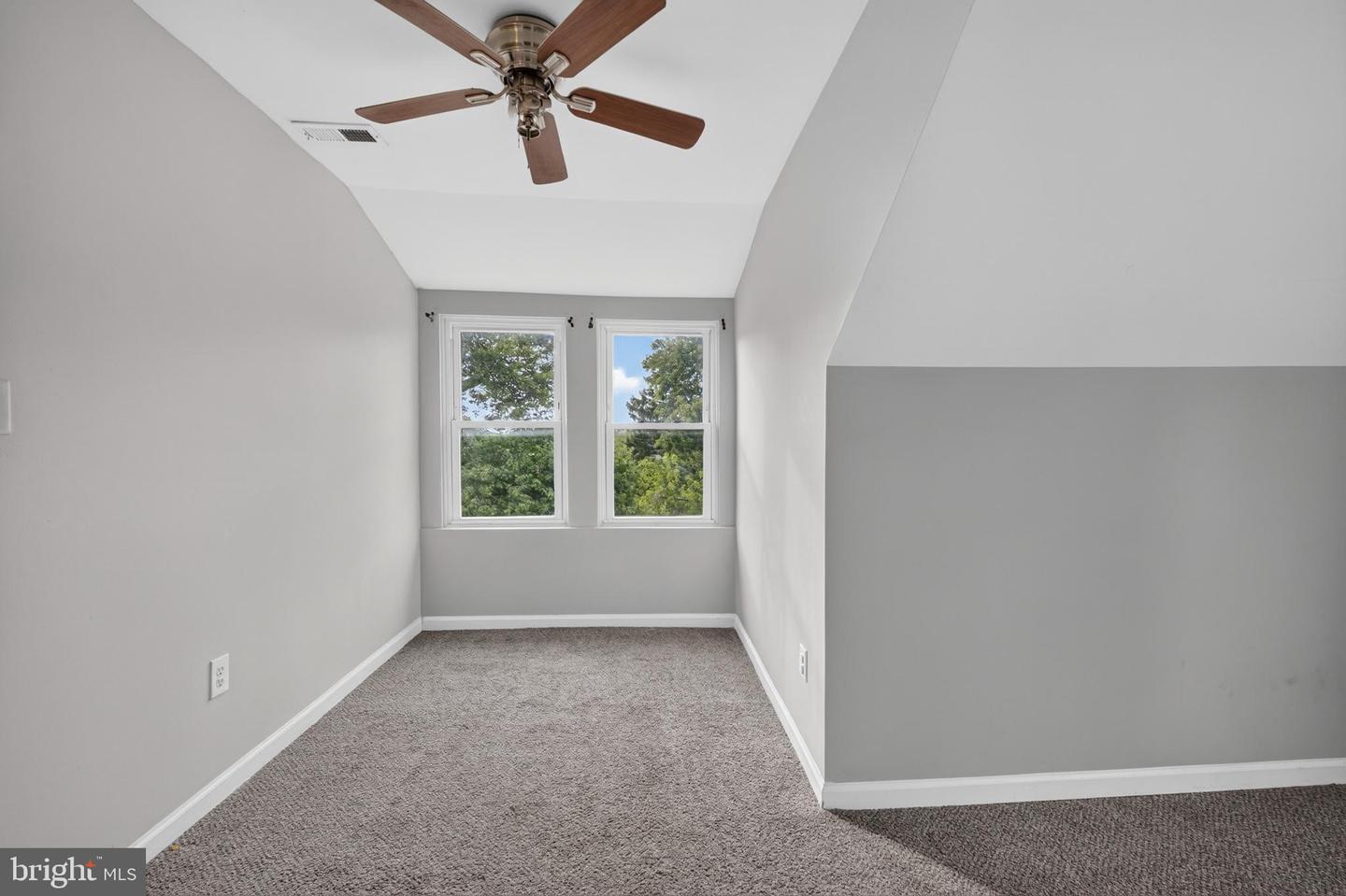5302 Elsrode Ave Property Photo 19