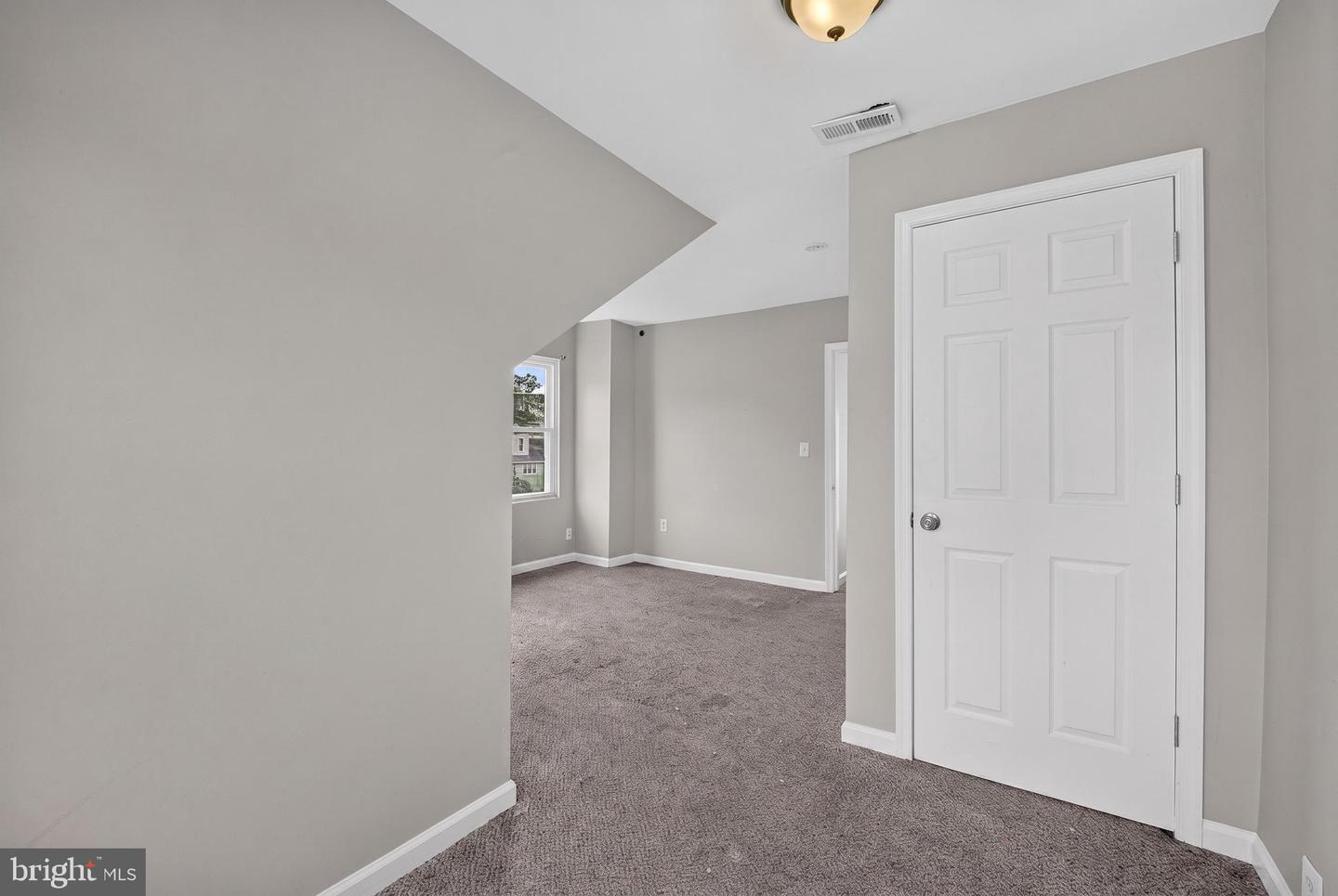 5302 Elsrode Ave Property Photo 27