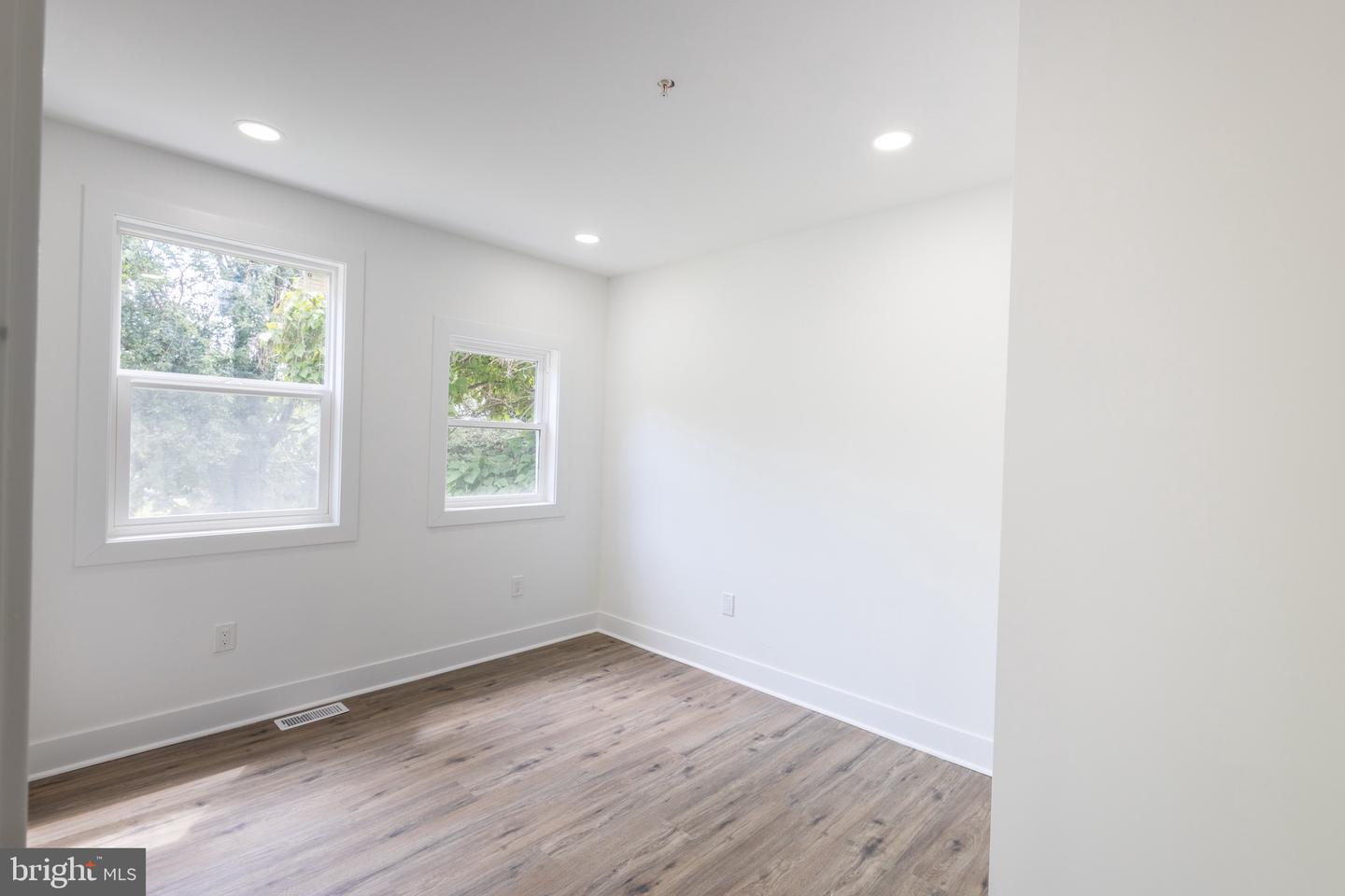 5409 Summerfield Ave Property Photo 23