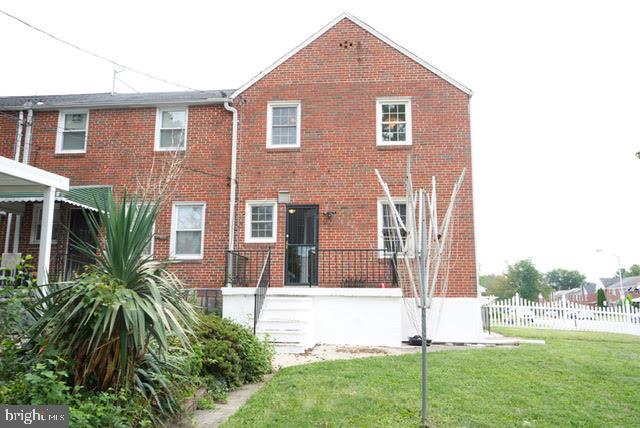 5700 Maplehill Rd Property Photo 3