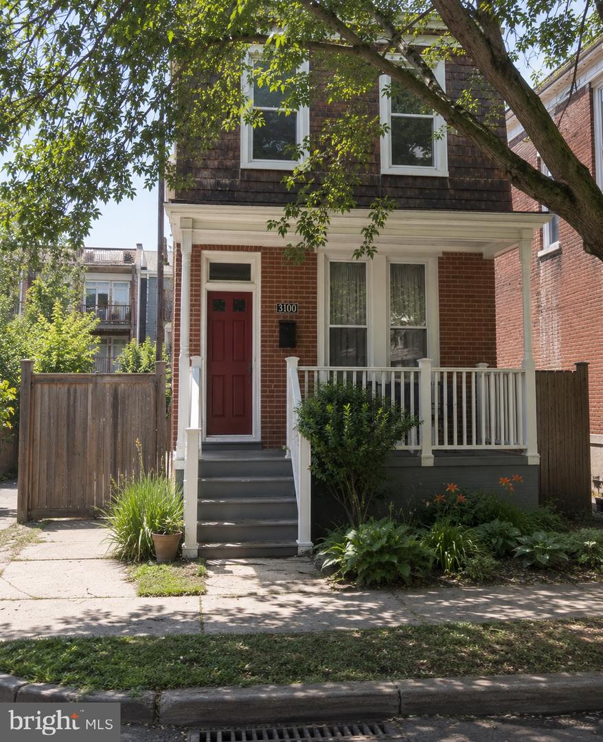 3100 BARCLAY ST Property Photo 1