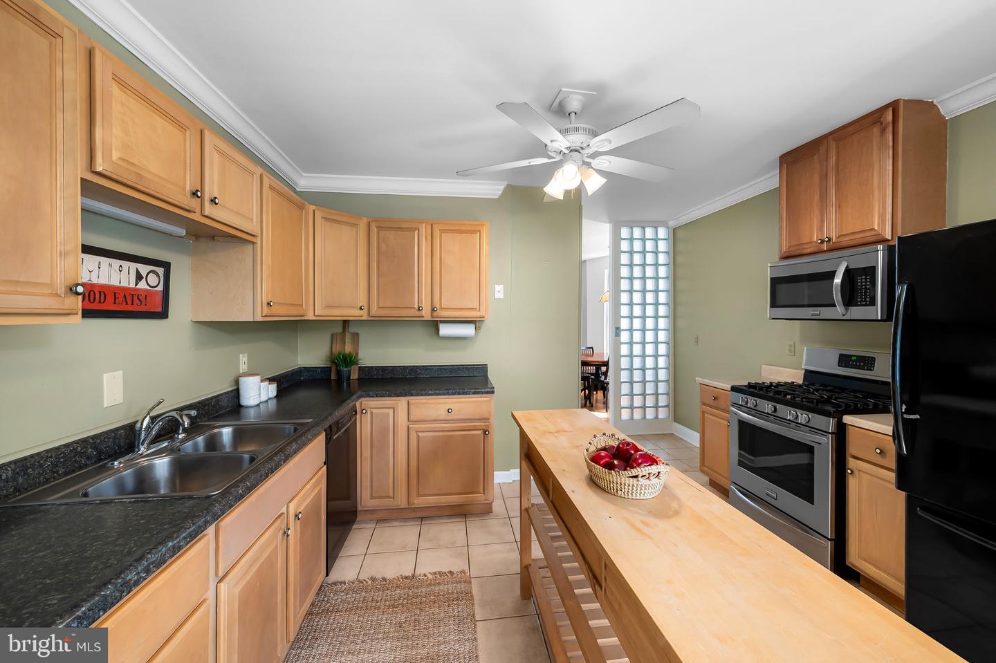 3100 Barclay St Property Photo 10