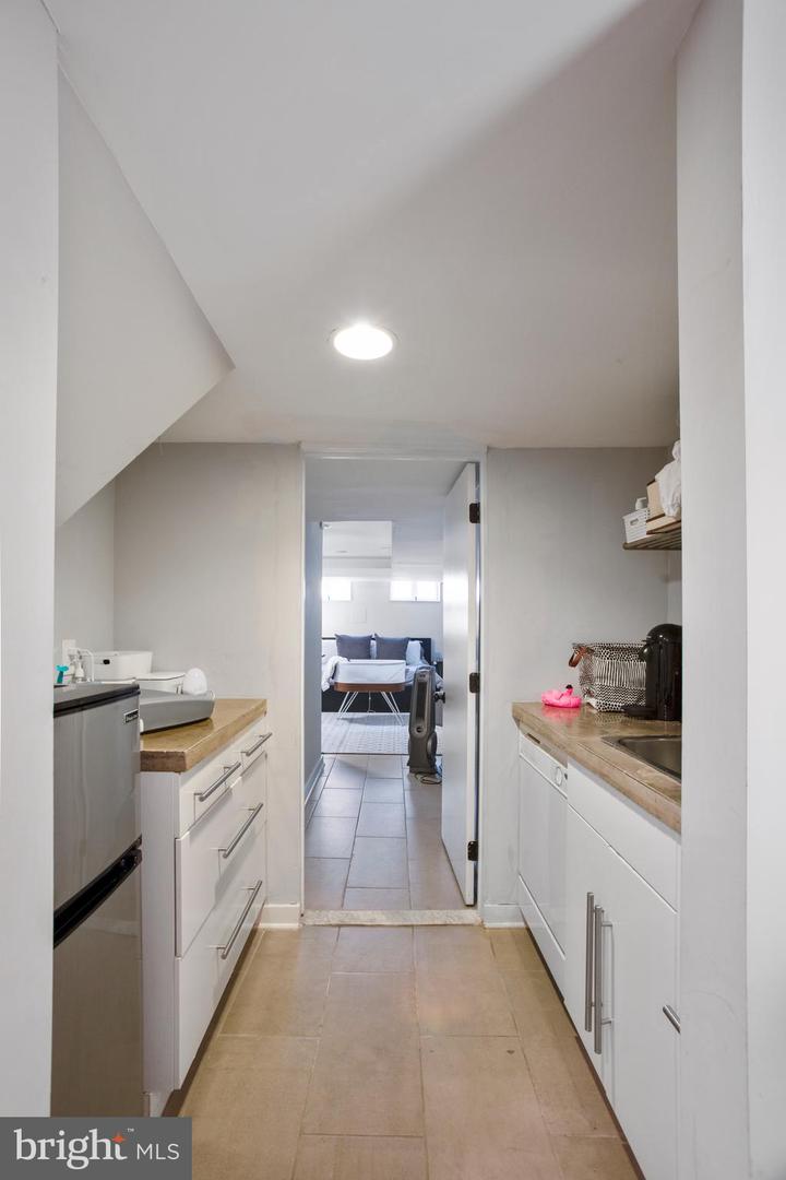 261 Robert St #1 Property Photo 17