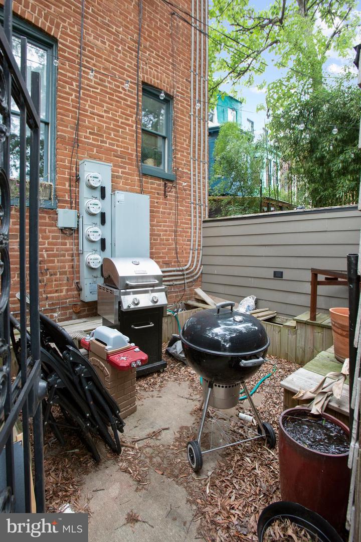 261 Robert St #1 Property Photo 29