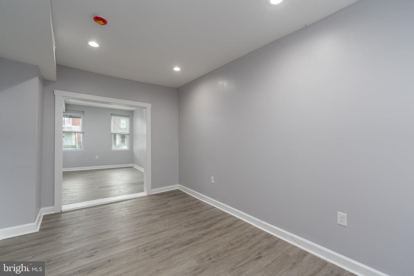 2922 Ridgewood Ave Property Photo 5