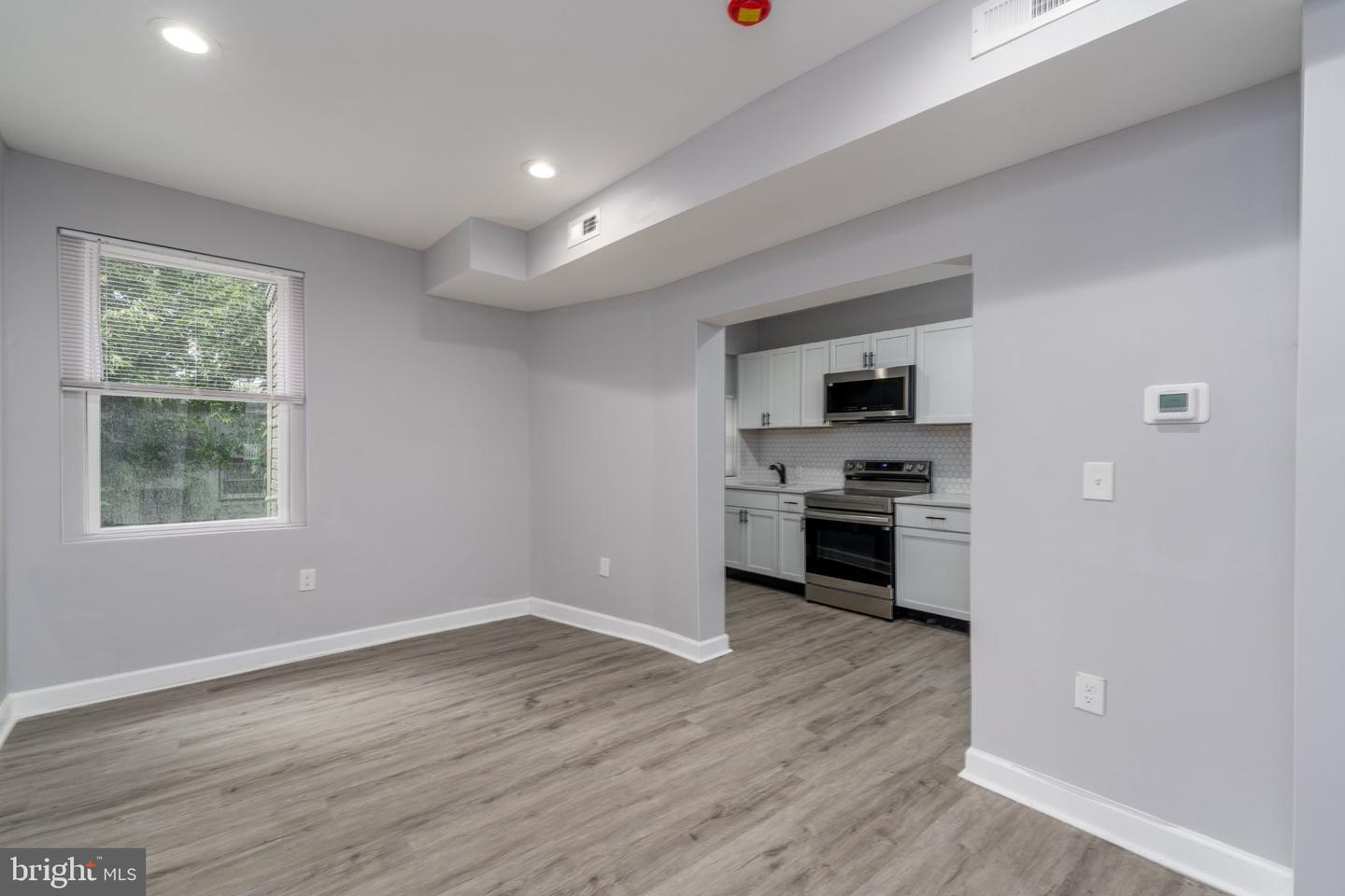 2922 Ridgewood Ave Property Photo 6