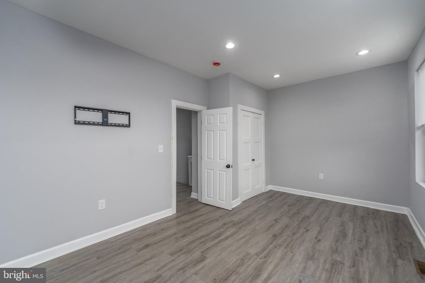 2922 Ridgewood Ave Property Photo 12