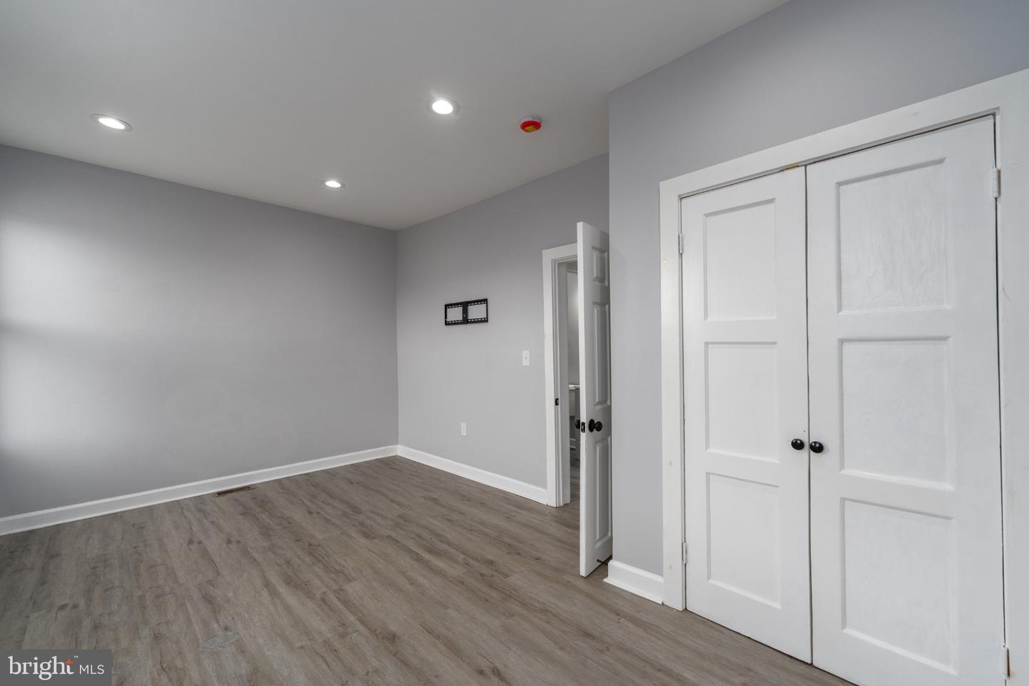 2922 Ridgewood Ave Property Photo 13