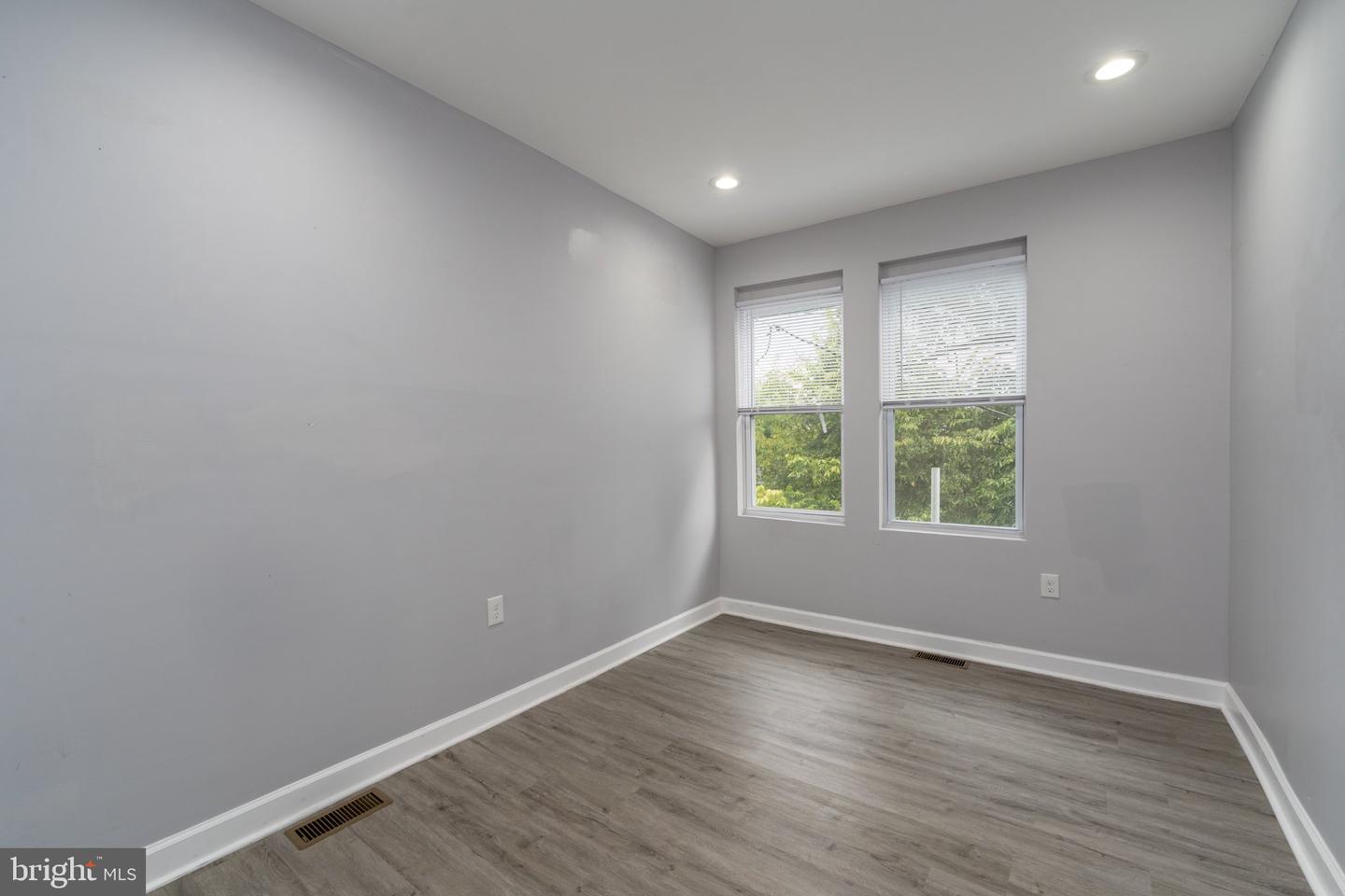 2922 Ridgewood Ave Property Photo 15
