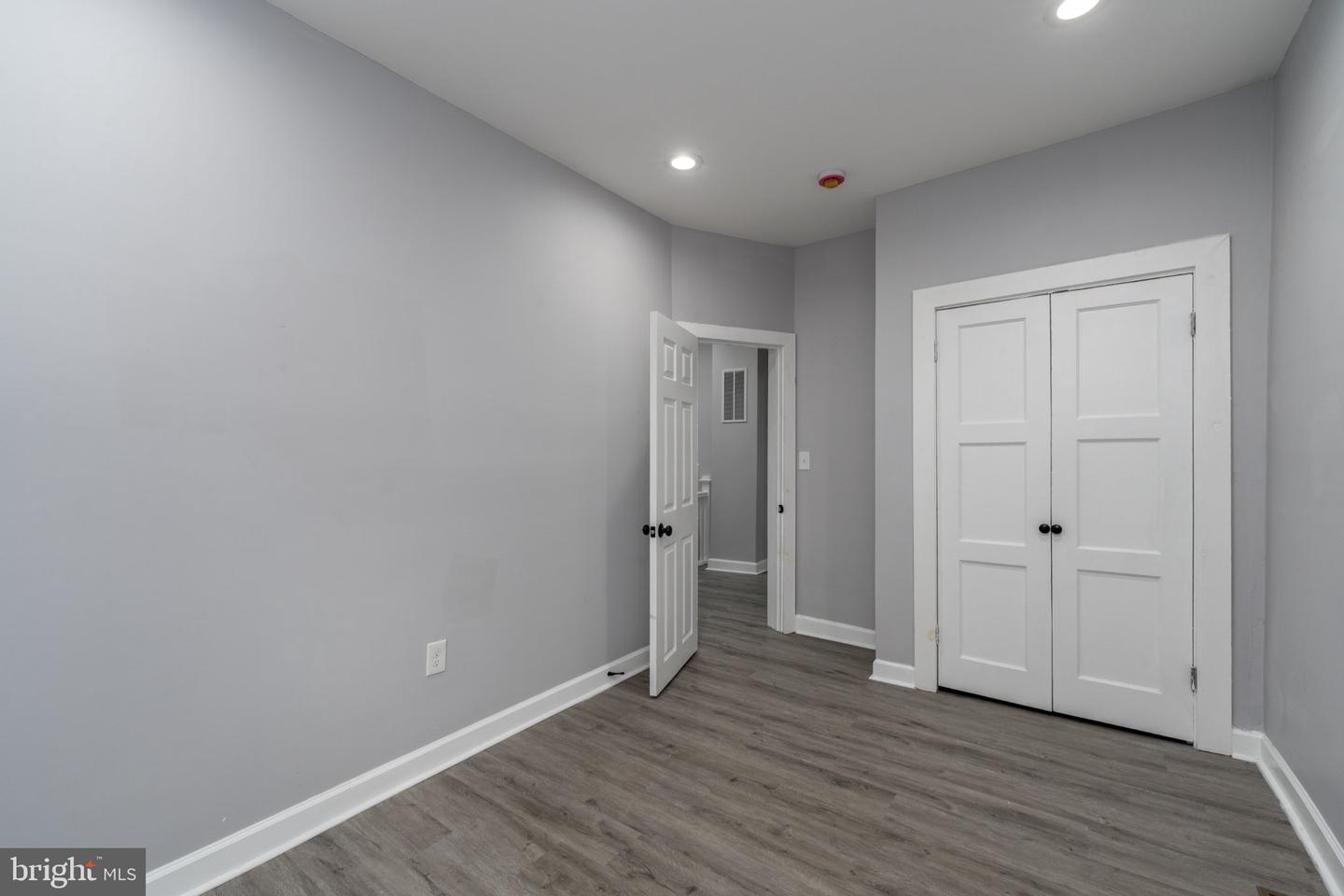 2922 Ridgewood Ave Property Photo 16
