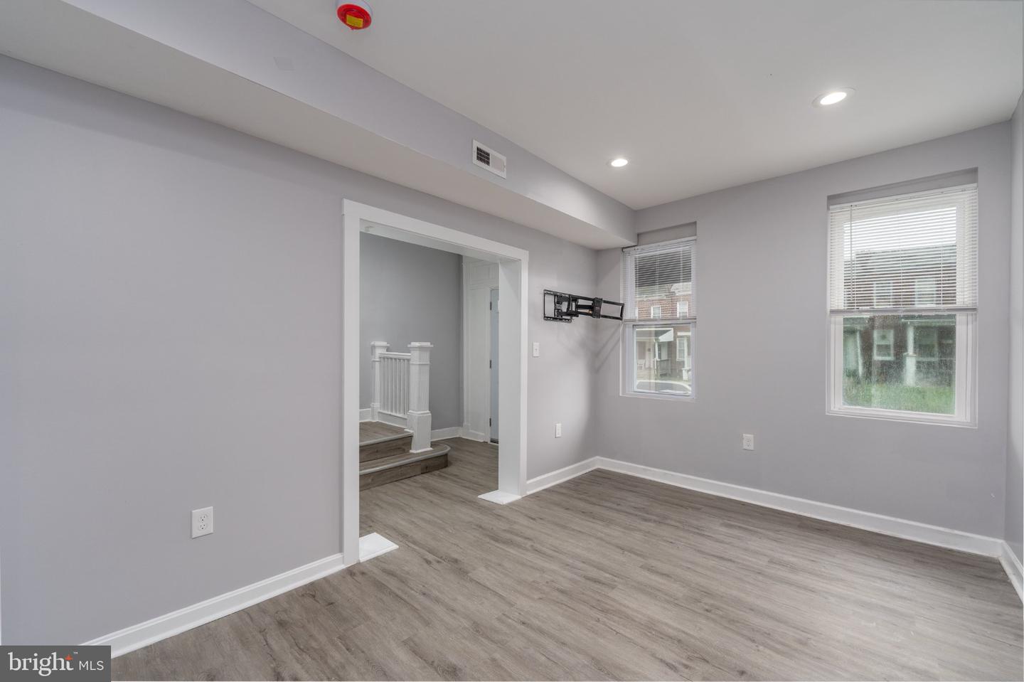 2922 Ridgewood Ave Property Photo 20