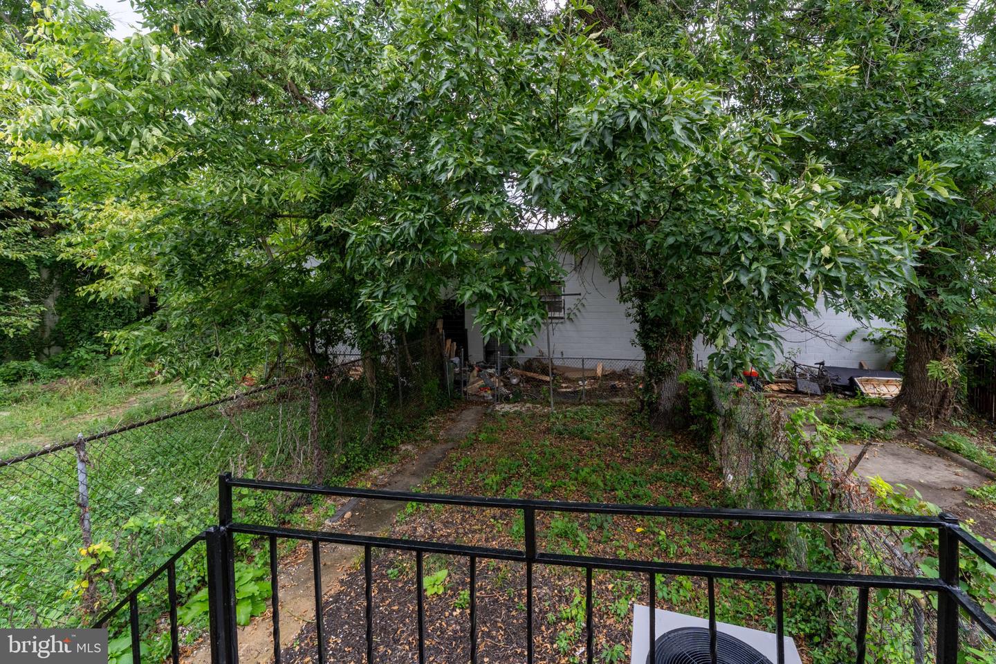 2922 Ridgewood Ave Property Photo 24