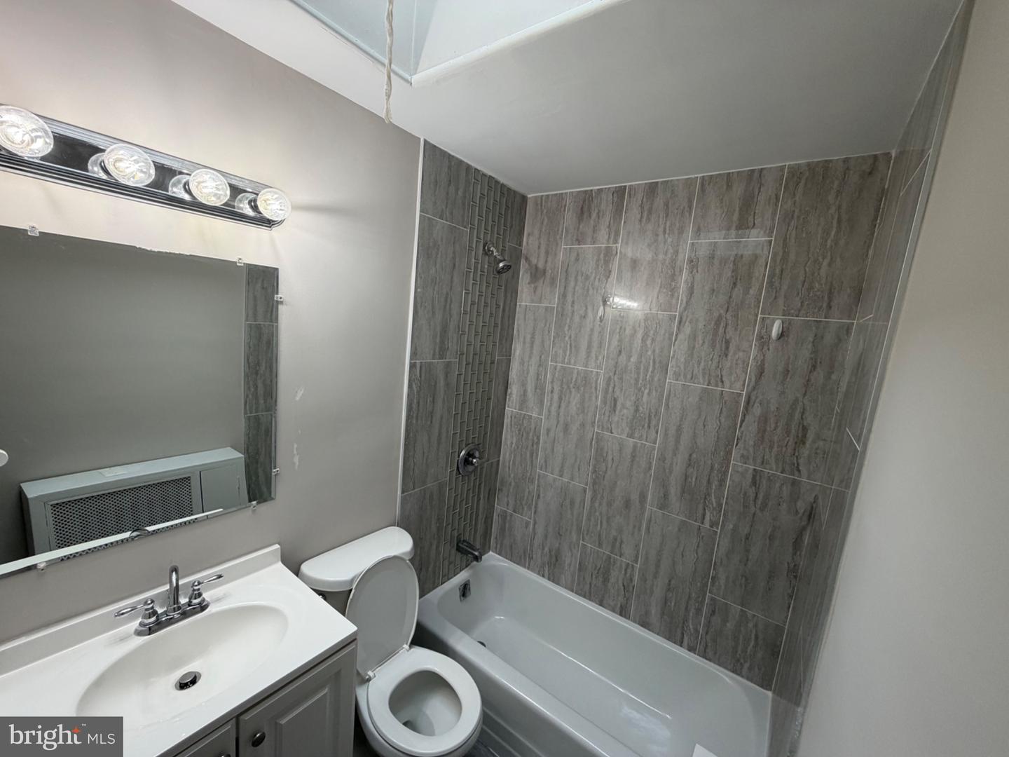 705 Ashburton St Property Photo 17