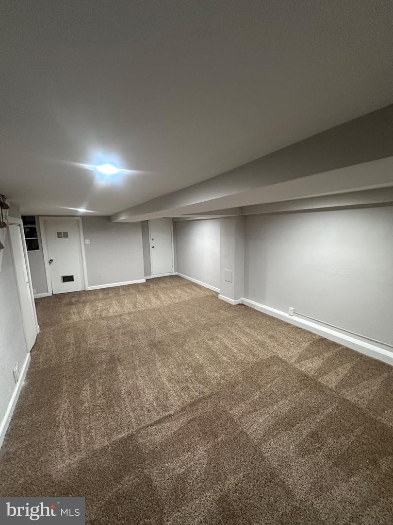 705 Ashburton St Property Photo 22