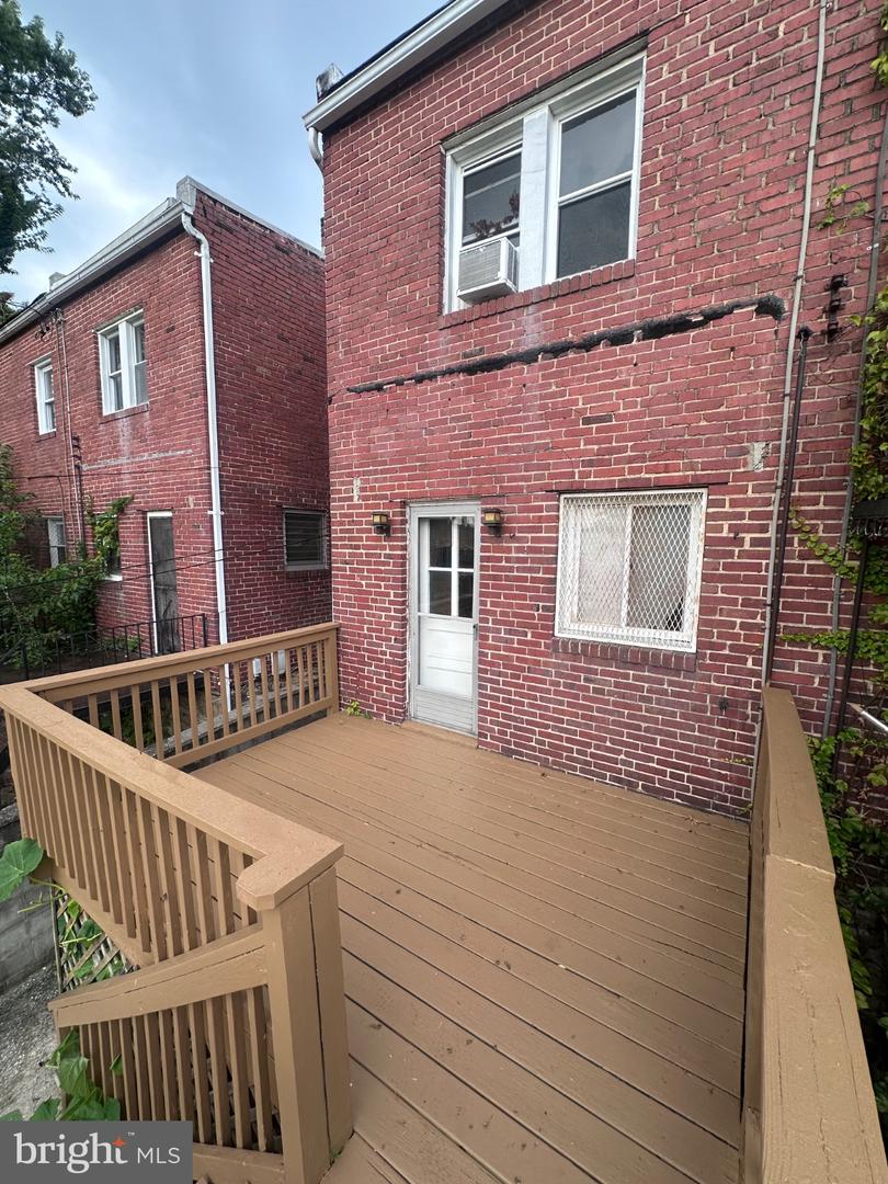 705 Ashburton St Property Photo 26