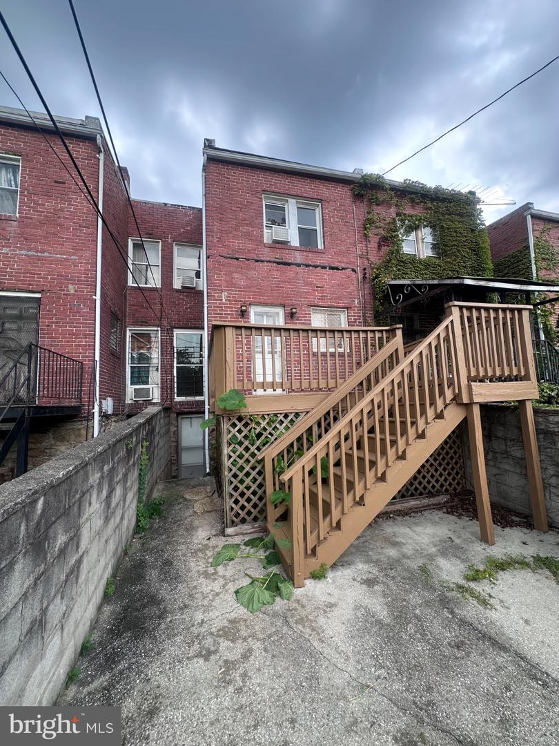 705 Ashburton St Property Photo 27