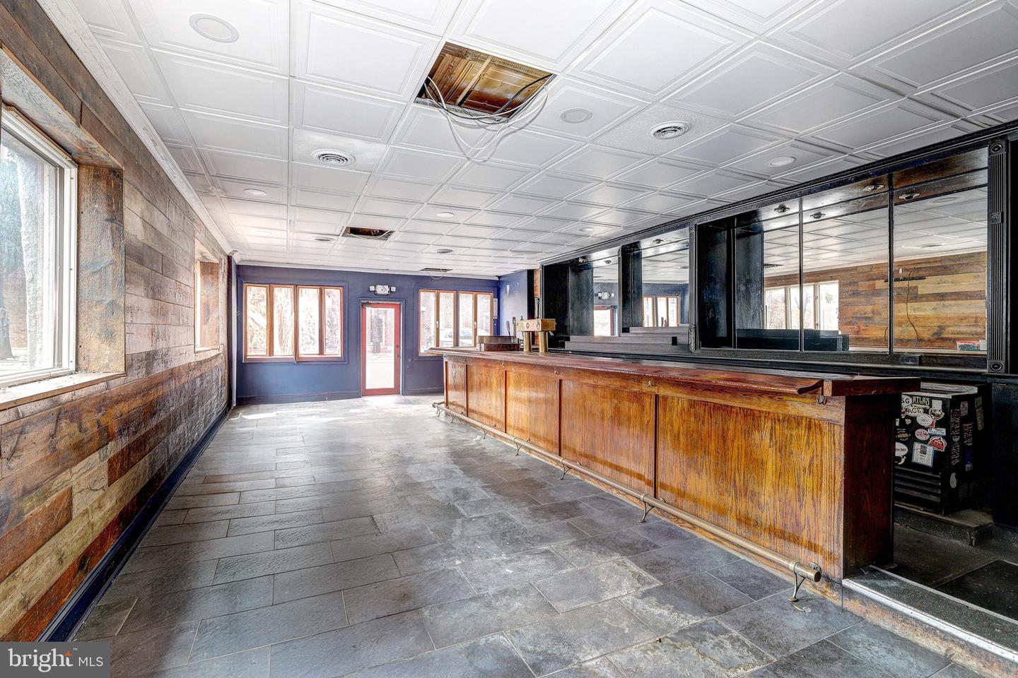 2218 Boston St Property Photo 5