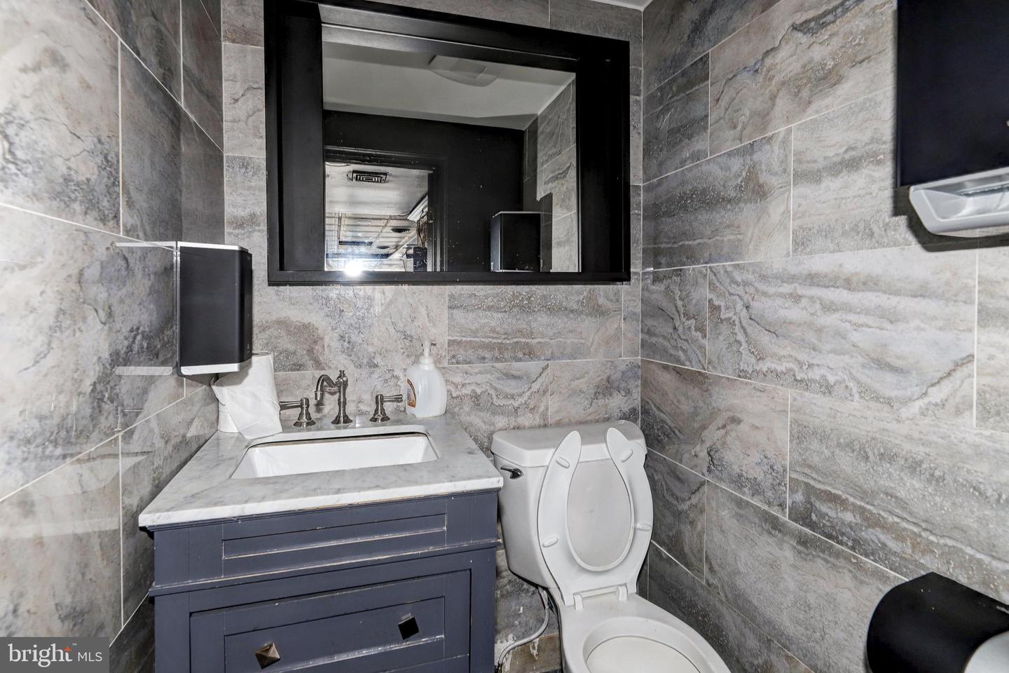 2218 Boston St Property Photo 7