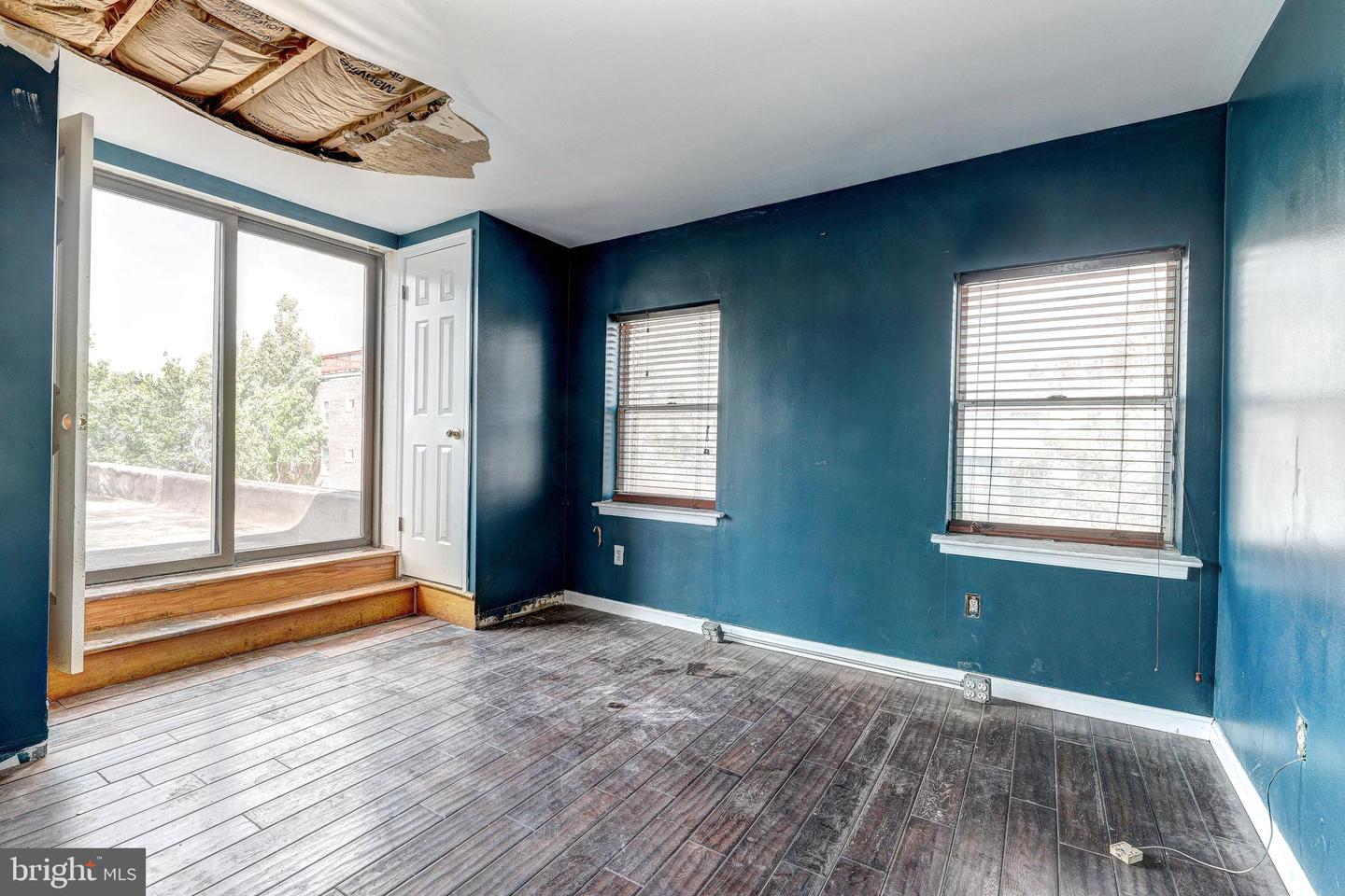 2218 Boston St Property Photo 13