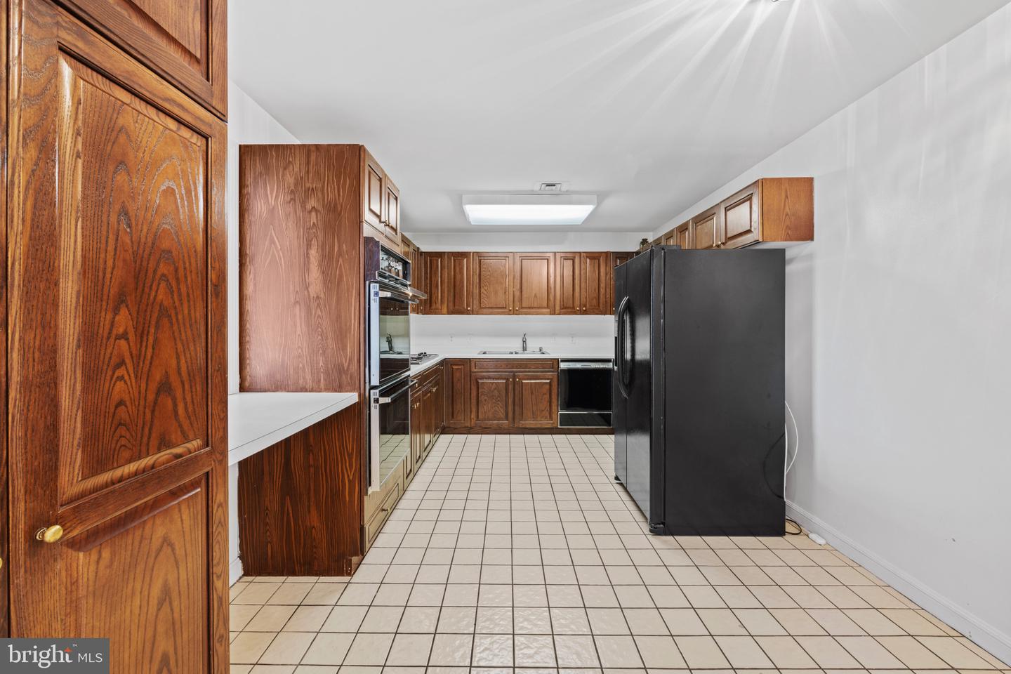 10 E Lee St #1102 Property Photo 10