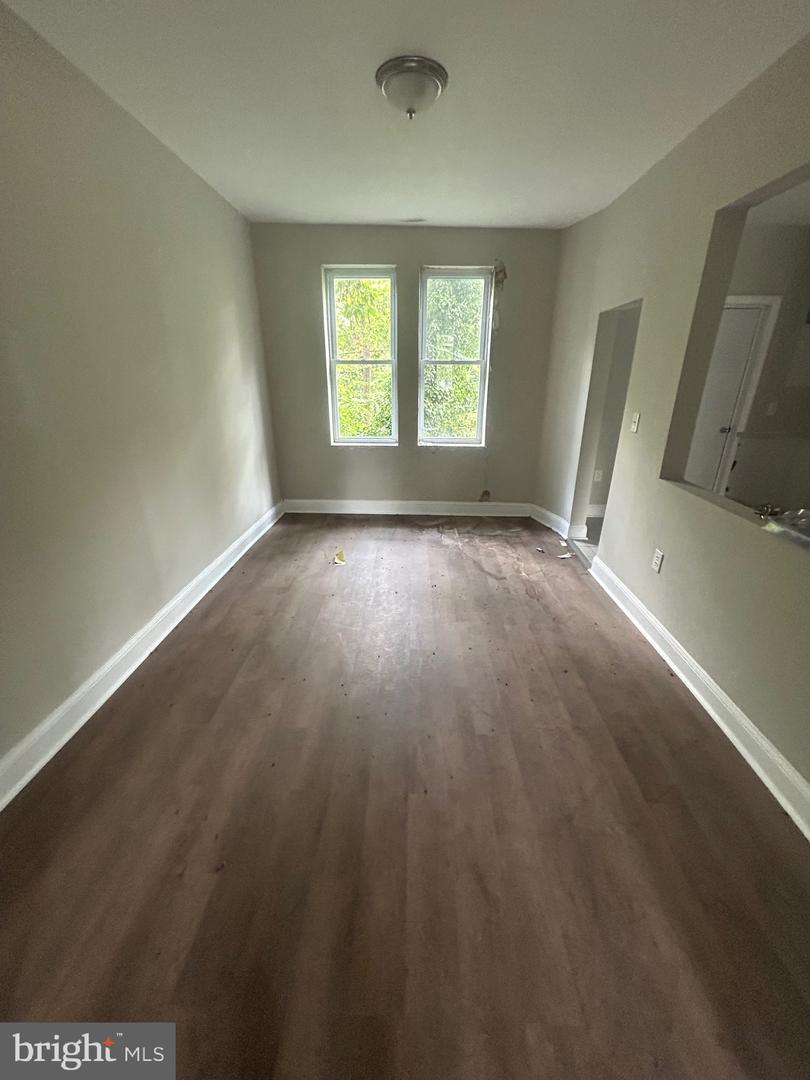 4227 Ivanhoe Ave Property Photo 3