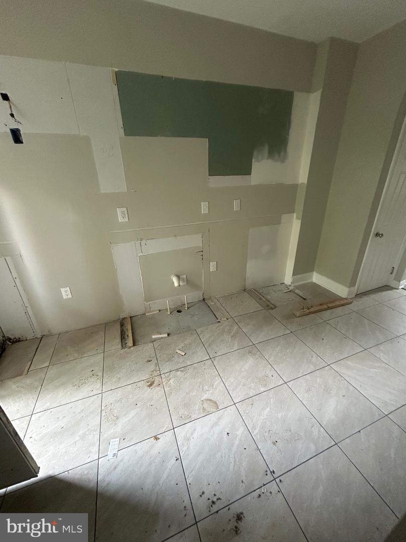 4227 Ivanhoe Ave Property Photo 4
