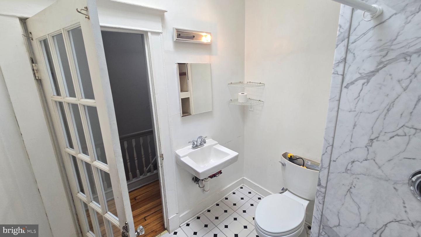 120 W 27th St Property Photo 30