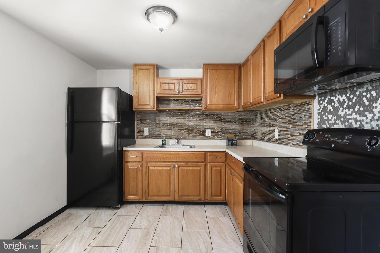 3701 E Lombard St Property Photo 18