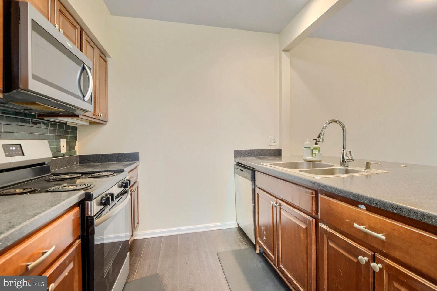 730 S Hanover St #c Property Photo 2