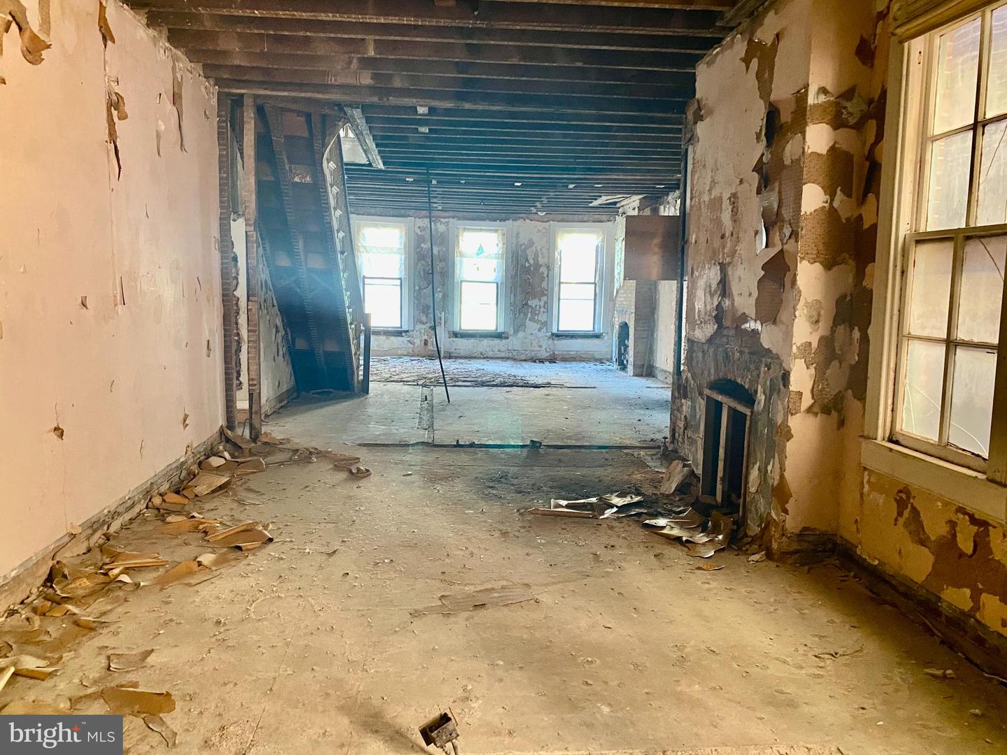 317-319 Park Ave Property Photo 10