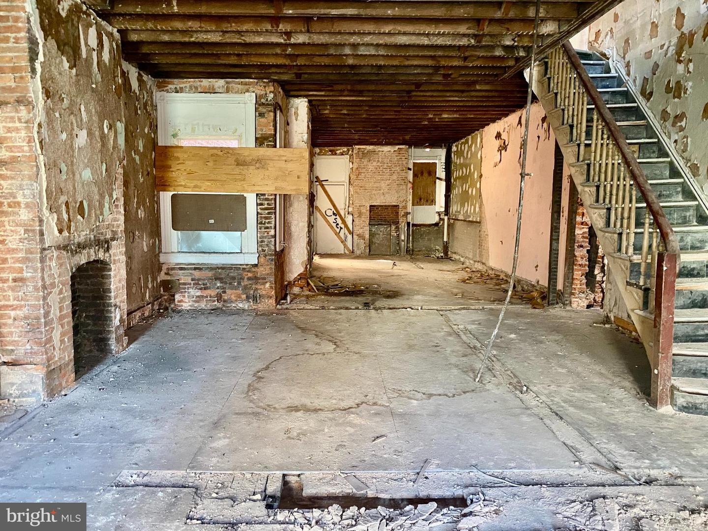 317-319 Park Ave Property Photo 11