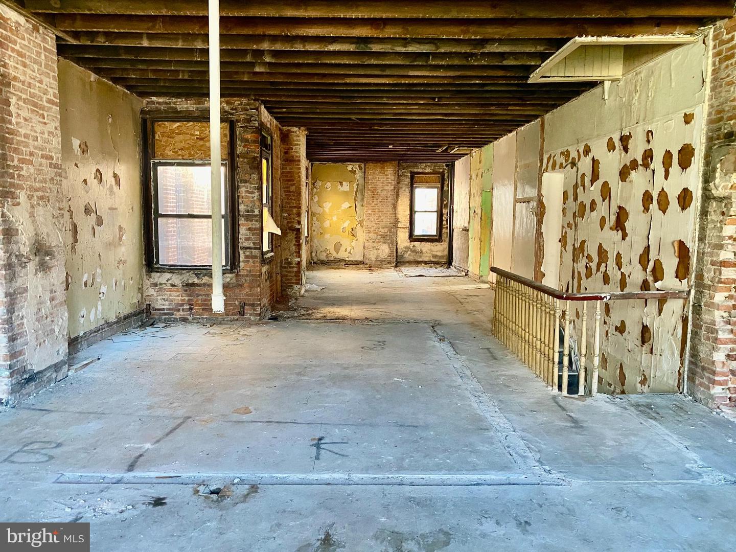 317-319 Park Ave Property Photo 12