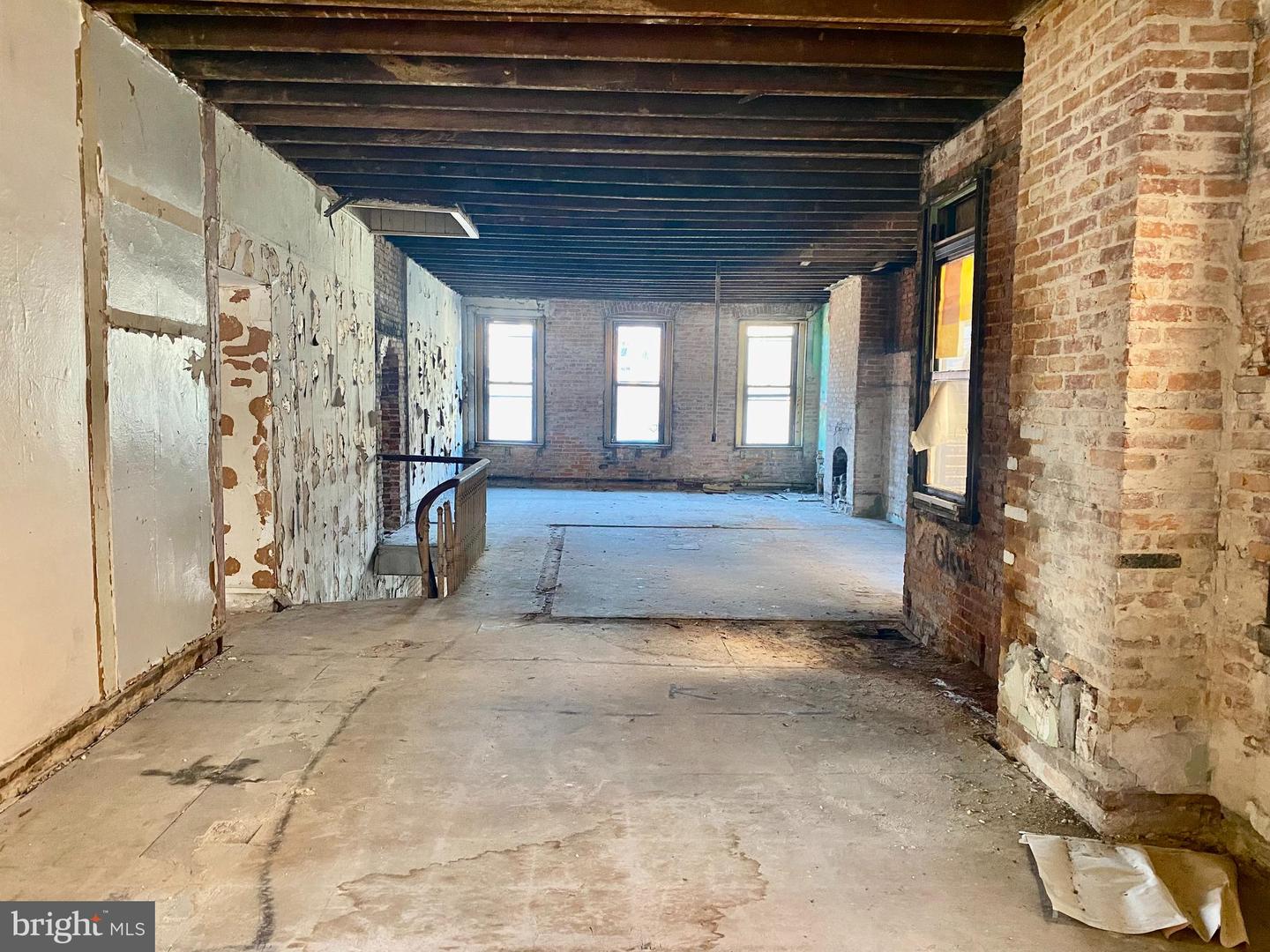 317-319 Park Ave Property Photo 13