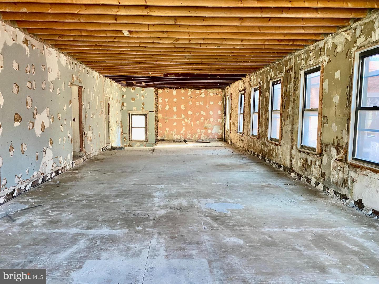 317-319 Park Ave Property Photo 15