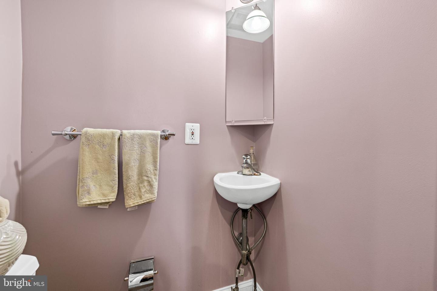 1224 S Hanover Property Photo 12