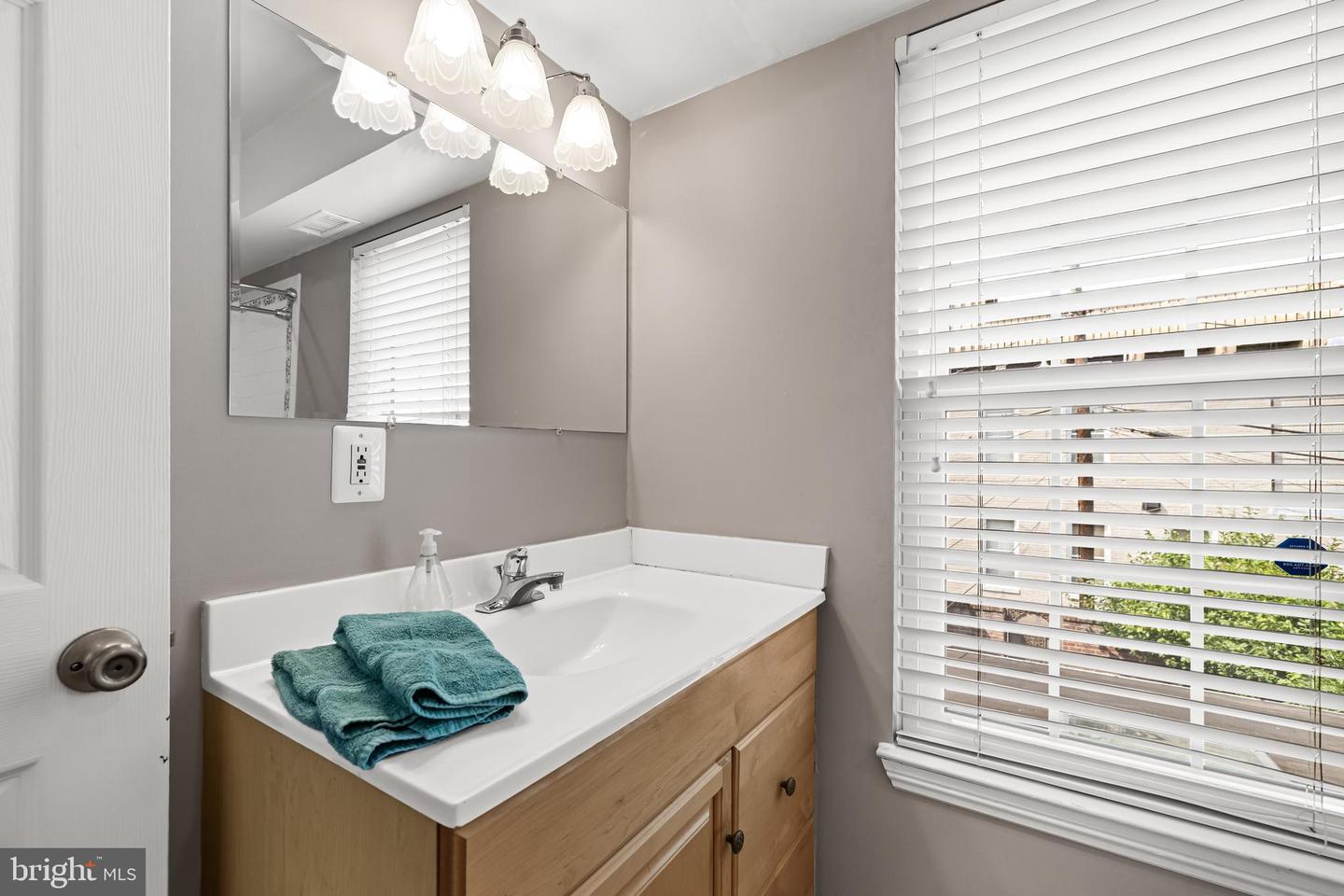 1224 S Hanover Property Photo 38
