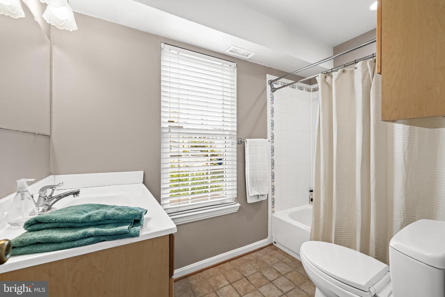 1224 S Hanover Property Photo 39