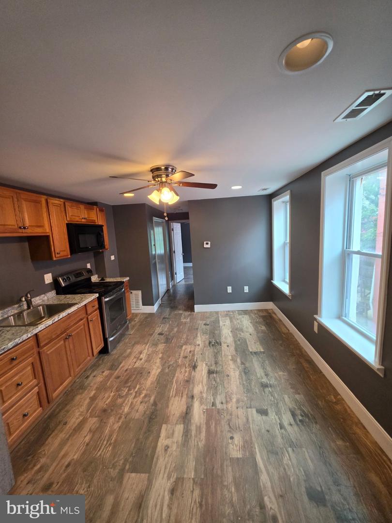 1420 N LUZERNE Property Photo 1