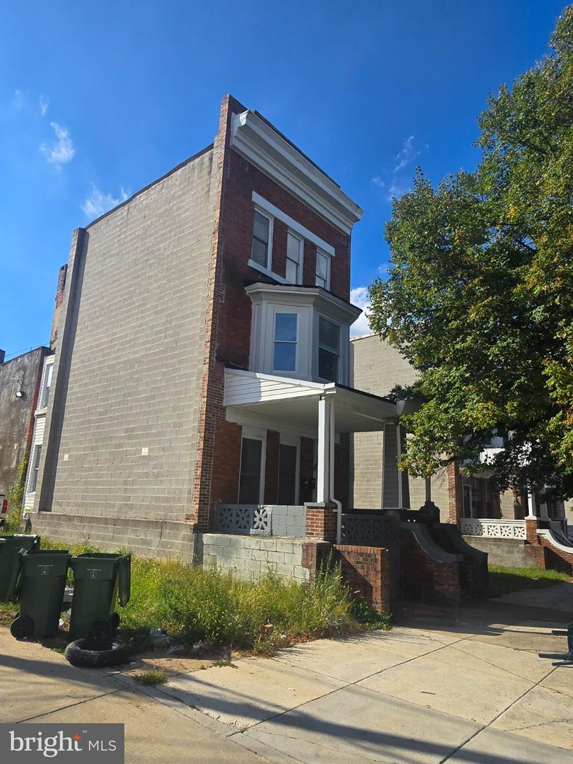 2402 LAKEVIEW AVE Property Photo 1