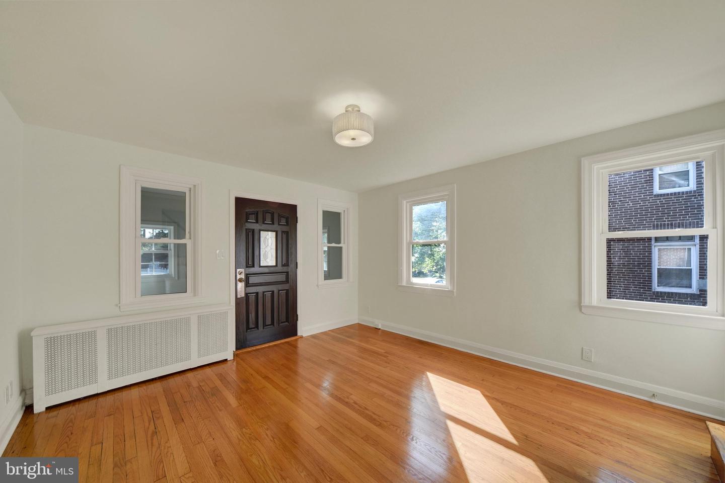 702 Devonshire Rd Property Photo 7