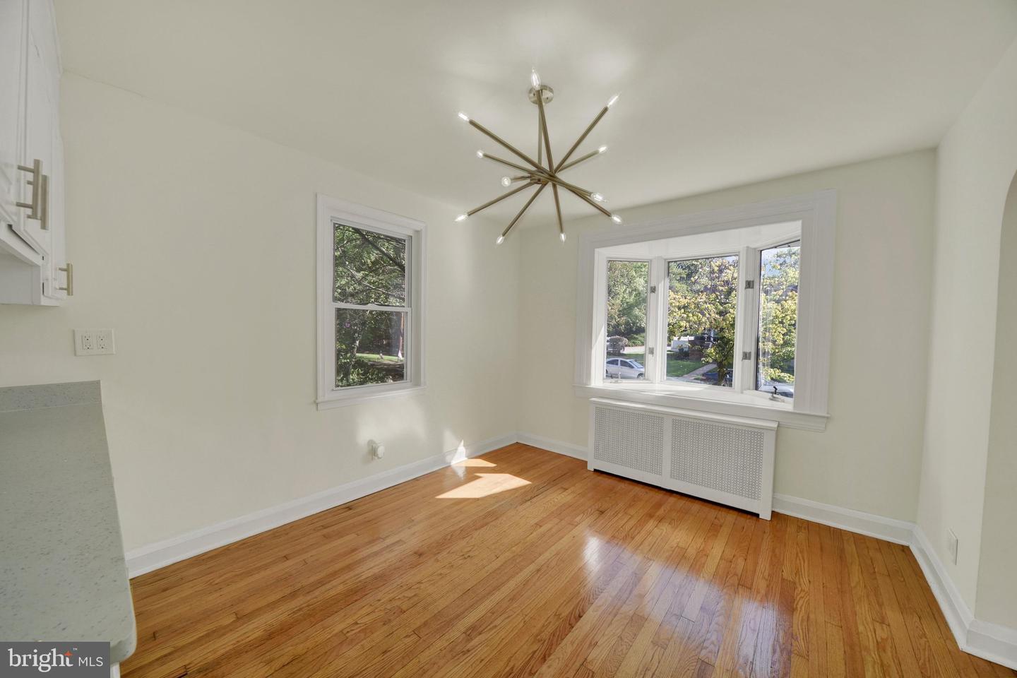 702 Devonshire Rd Property Photo 10